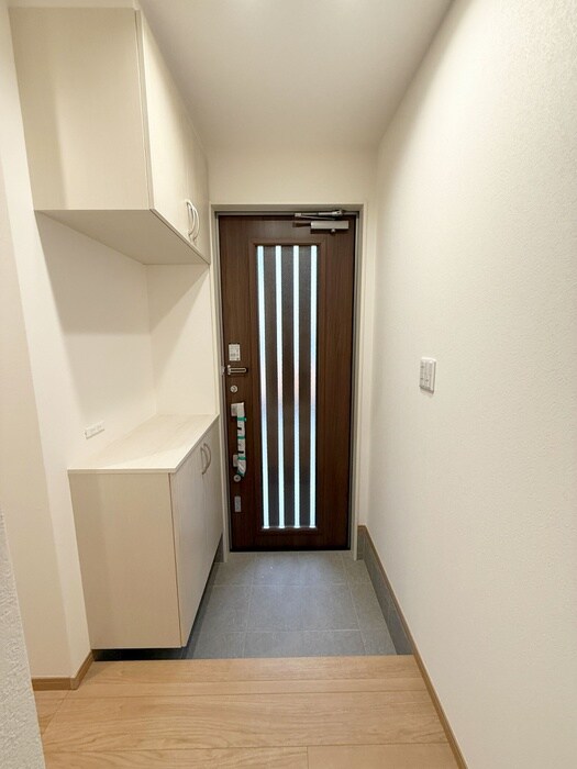 物件内観写真18　(玄関)
