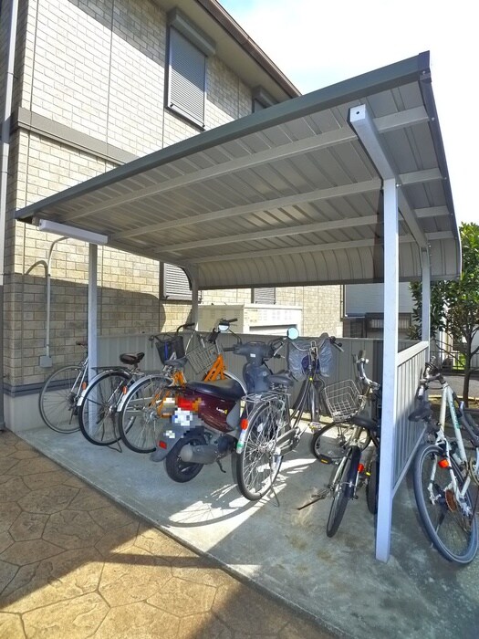 物件外観写真5　(駐輪場)