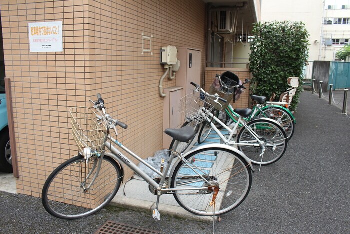 物件外観写真6　(駐輪場)