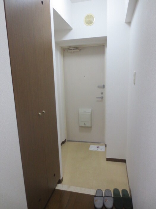 物件内観写真15　(玄関)