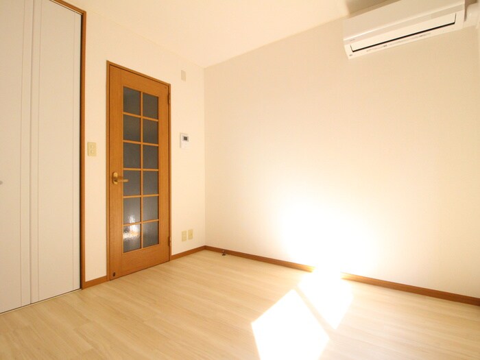 物件内観写真5　(居室)