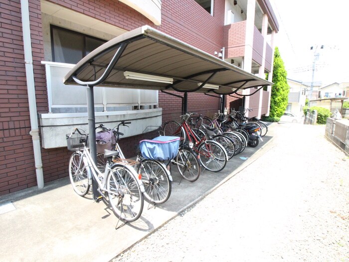 物件外観写真5　(駐輪場)