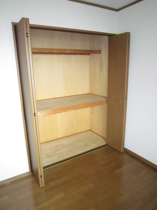 物件内観写真12　(収納)