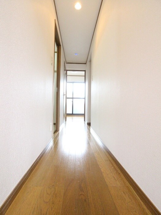 物件内観写真18　(廊下)