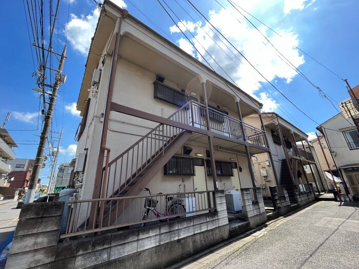 物件外観写真4　(エントランス部分)