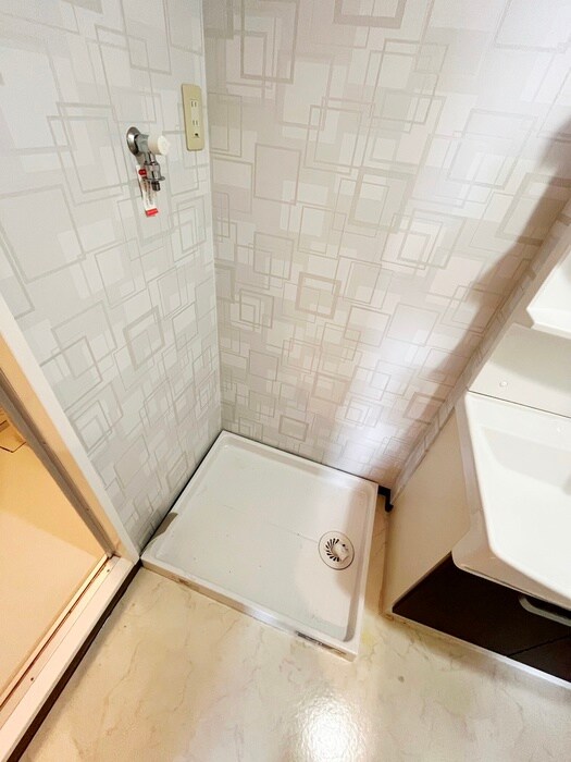 物件内観写真12　(洗濯機置場)