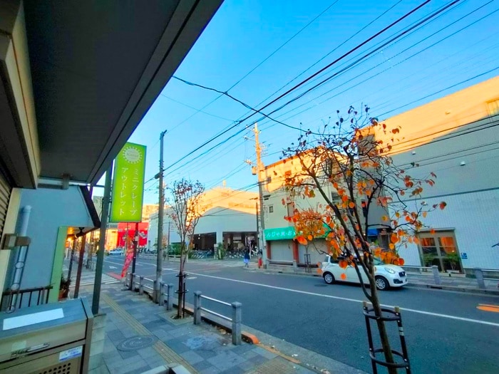 物件内観写真15　(室内からの展望)