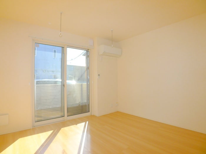 物件内観写真8　(室内からの展望)