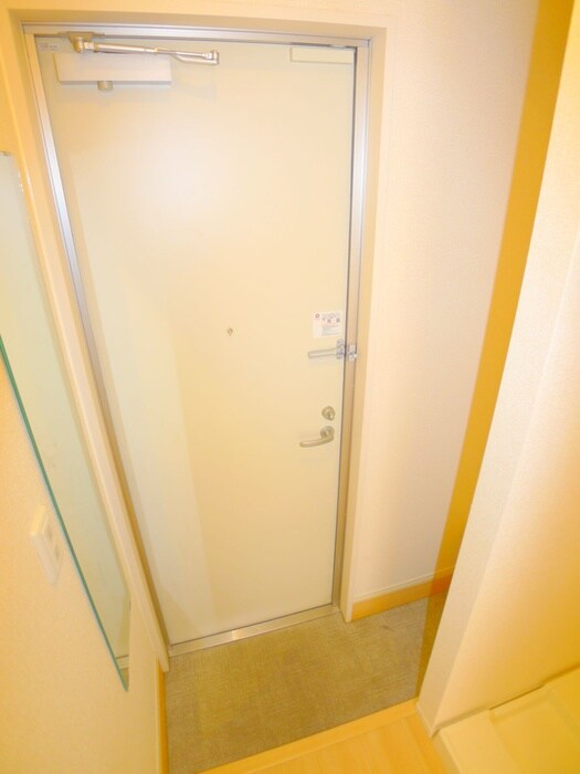 物件内観写真16　(玄関)