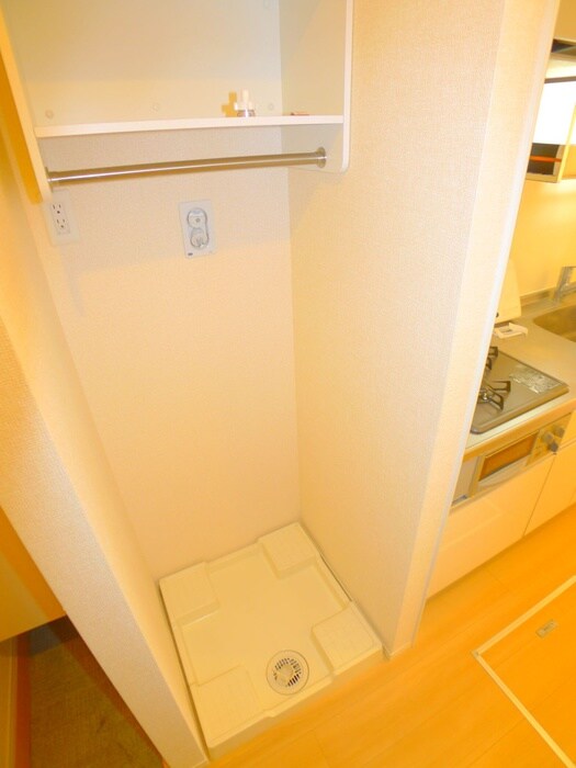 物件内観写真17　(洗濯機置場)