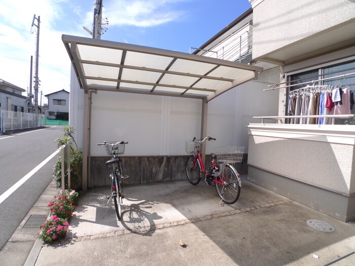 物件外観写真3　(駐輪場)