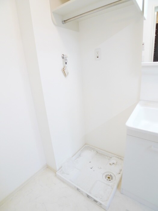 物件内観写真12　(洗濯機置場)