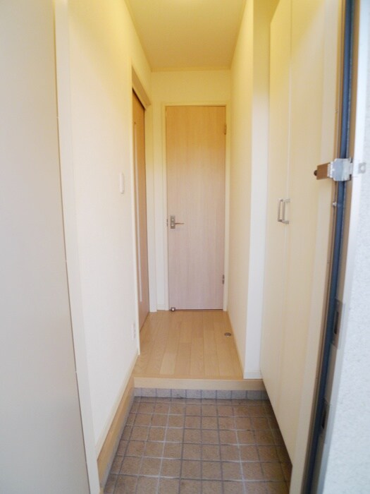 物件内観写真14　(玄関)