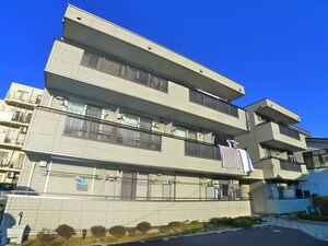 ロイヤルハイム外観写真