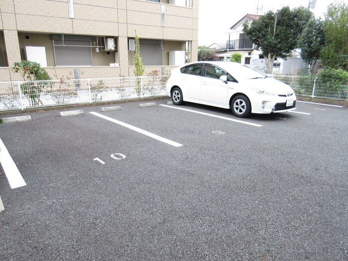 物件外観写真2　(駐車場)
