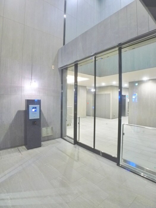 物件外観写真2　(エントランス部分)