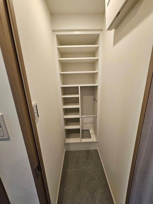 物件内観写真8　(靴箱)