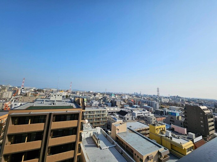 物件内観写真11　(室内からの展望)