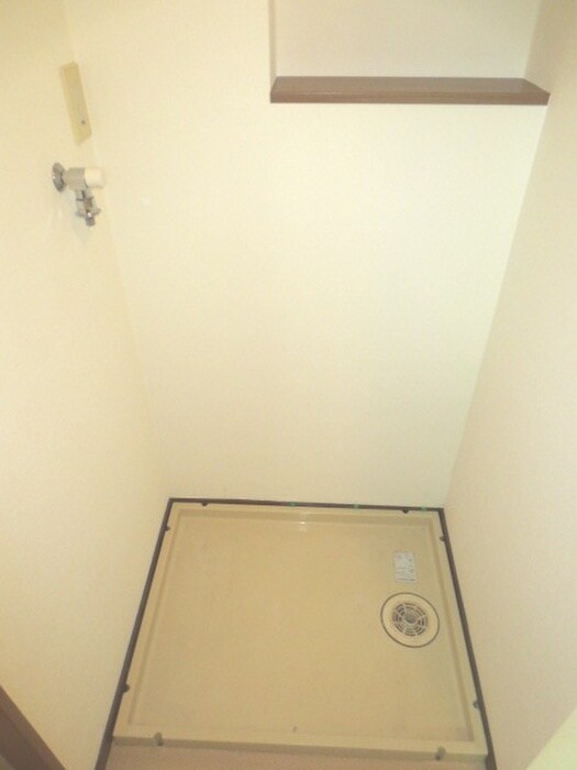 物件内観写真13　(洗濯機置場)