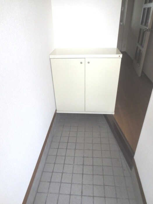 物件内観写真16　(玄関)