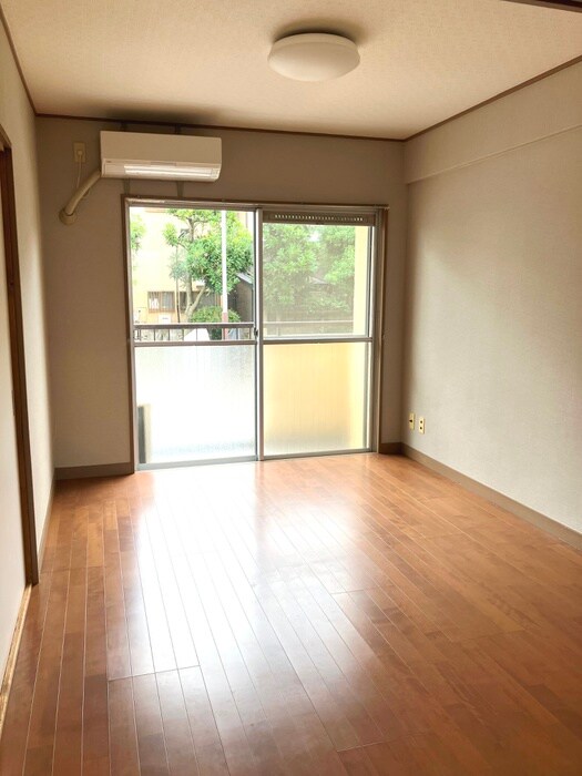 物件内観写真14　(室内からの展望)