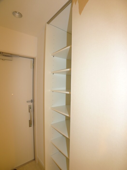 物件内観写真9　(靴箱)