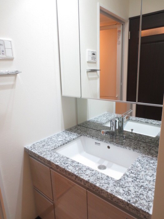 物件内観写真12　(洗面)