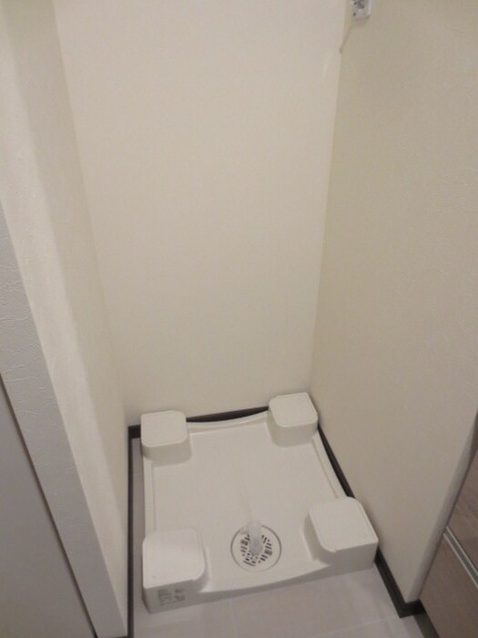 物件内観写真15　(洗濯機置場)