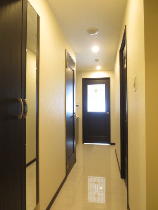 物件内観写真16　(廊下)