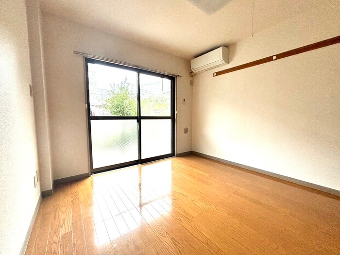 物件内観写真8　(居室)