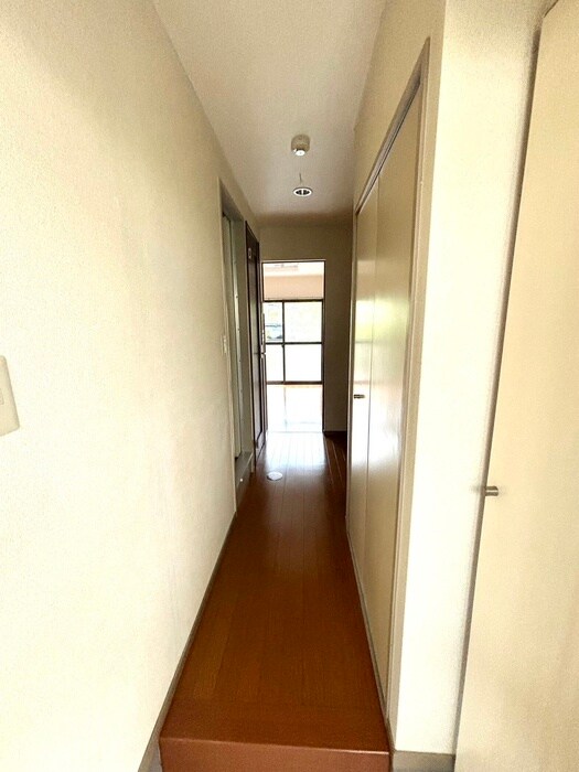 物件内観写真19　(廊下)
