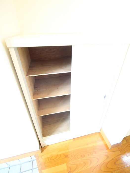 物件内観写真12　(靴箱)