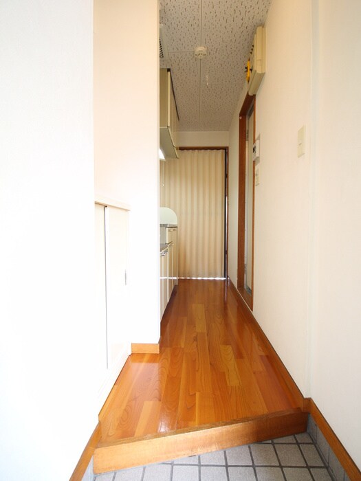 物件内観写真14　(玄関)