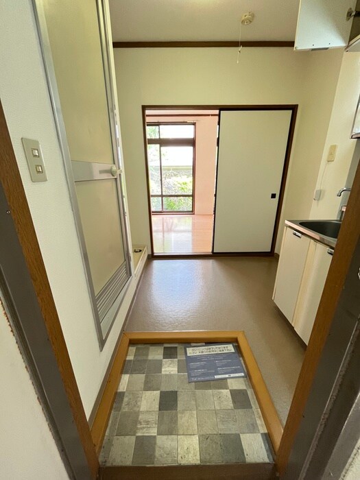 物件内観写真14　(玄関)