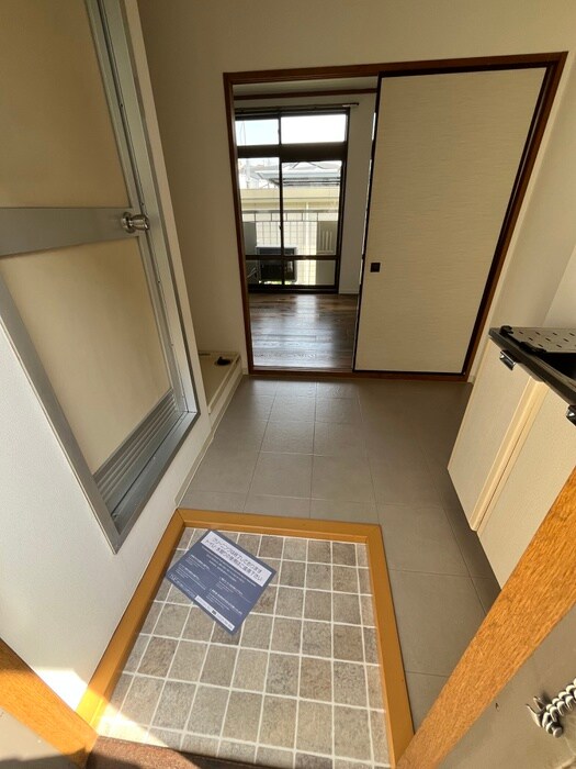 物件内観写真15　(玄関)