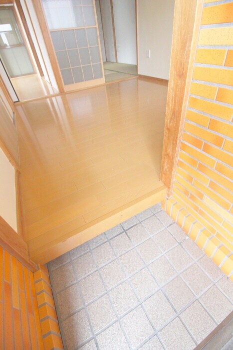 物件内観写真11　(玄関)