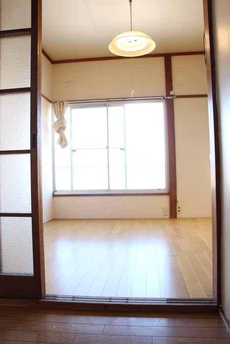 物件内観写真9　(玄関)