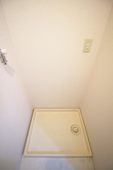 物件内観写真18　(洗濯機置場)