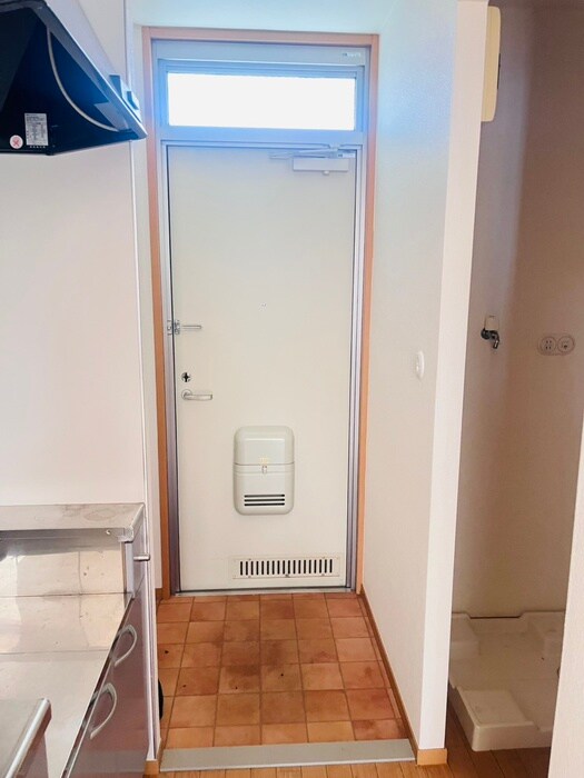 物件内観写真16　(玄関)