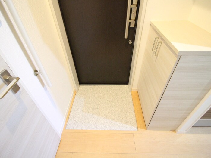 物件内観写真7　(玄関)