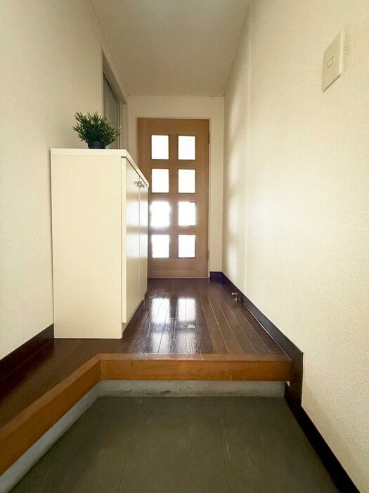 物件内観写真17　(玄関)
