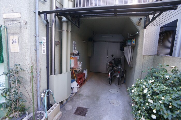 物件外観写真3　(駐輪場)