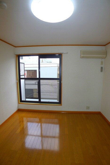 物件内観写真5　(室内からの展望)
