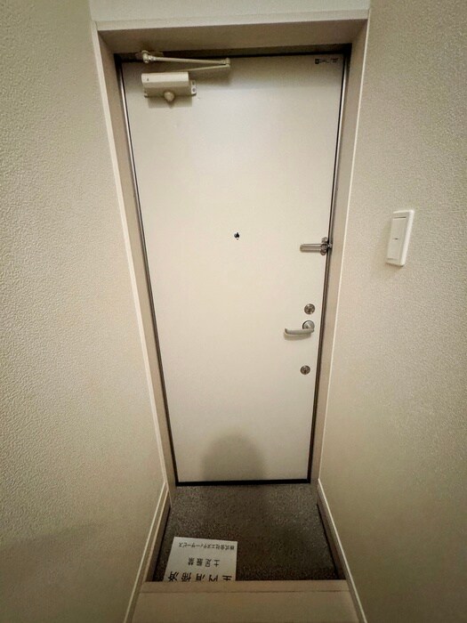 物件内観写真16　(玄関)