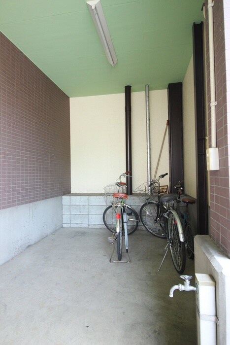 物件外観写真4　(駐輪場)