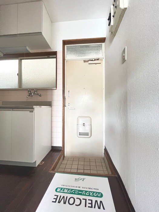 物件内観写真16　(玄関)