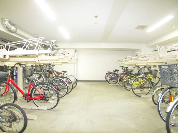 物件外観写真5　(駐輪場)