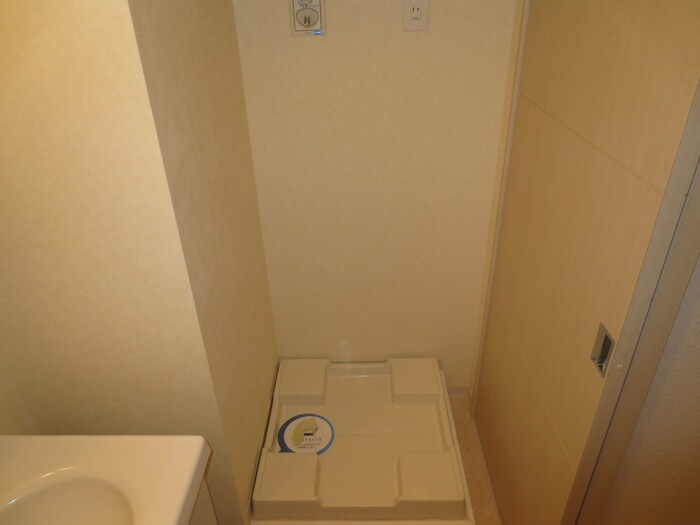 物件内観写真14　(洗濯機置場)