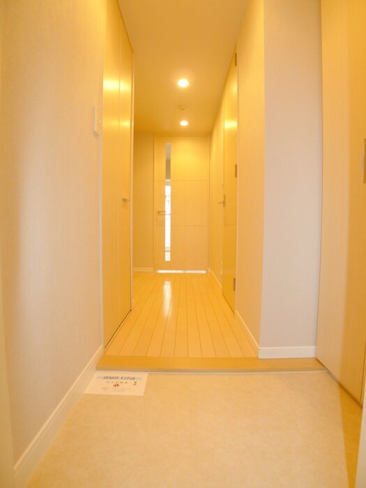 物件内観写真17　(玄関)