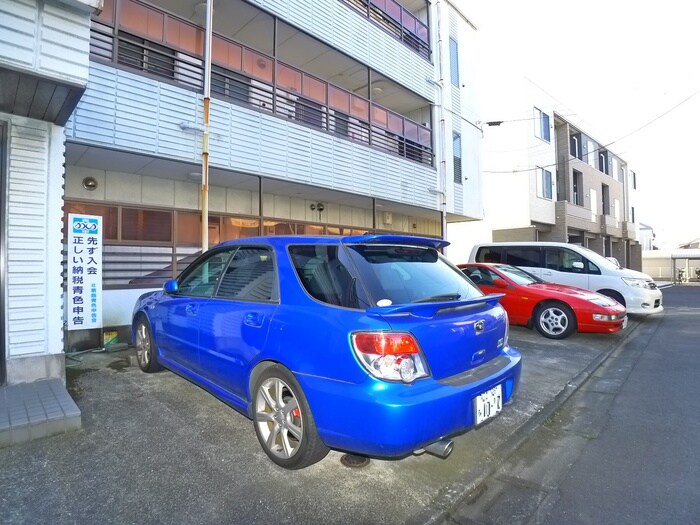 物件外観写真5　(駐車場)